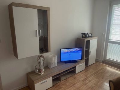 FOX - PRENÁJOM * 3 izbový byt so zariadením * ul. A. Kubinu * - 2