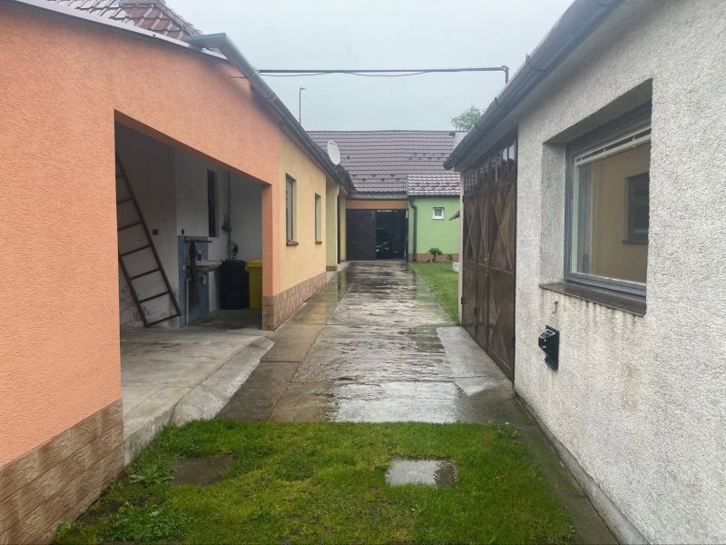 FOX - * zrekonštruovaný rodinný dom * Trstín * pozemok o výmere 917 m2 - 13