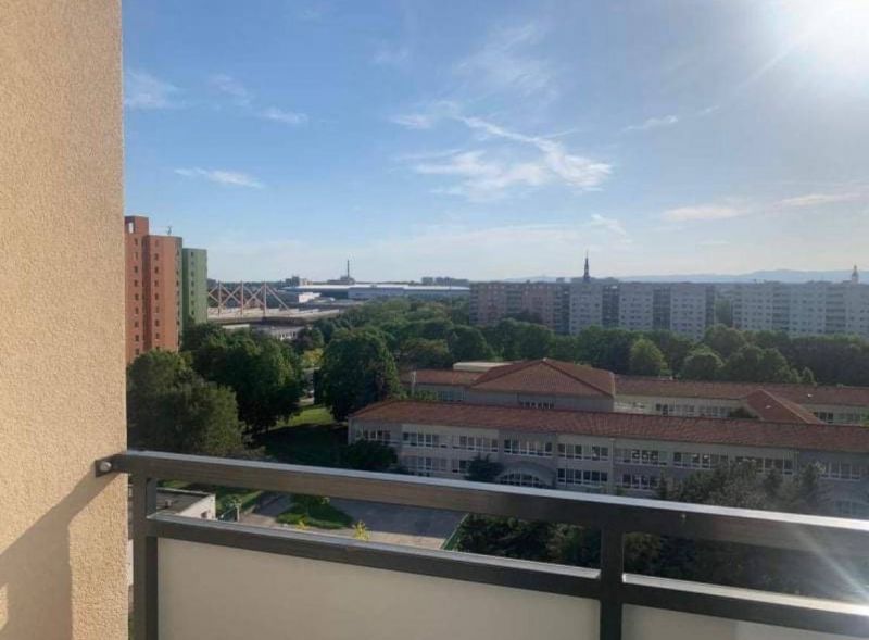 FOX - Zariadený a KLIMATIZOVANÝ 2 izbový byt s dvomi balkónmi * V. Clementisa - 10