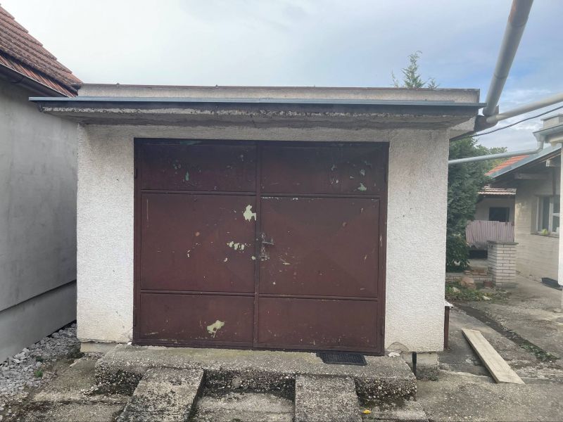 FOX - Rodinný dom Opoj, okres Trnava – 4 izby, pozemok 738 m², garáž a hospodárske stavby - 9