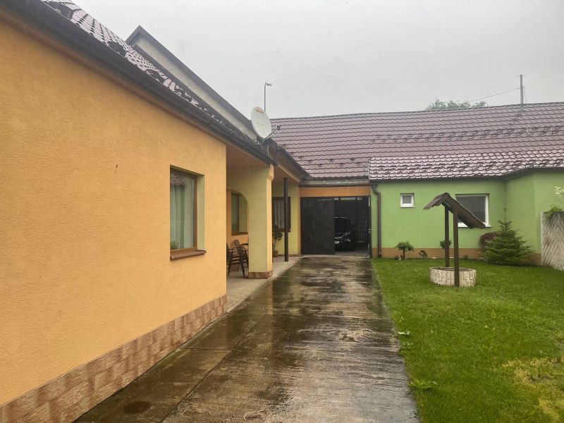 FOX - * zrekonštruovaný rodinný dom * Trstín * pozemok o výmere 917 m2 - 14
