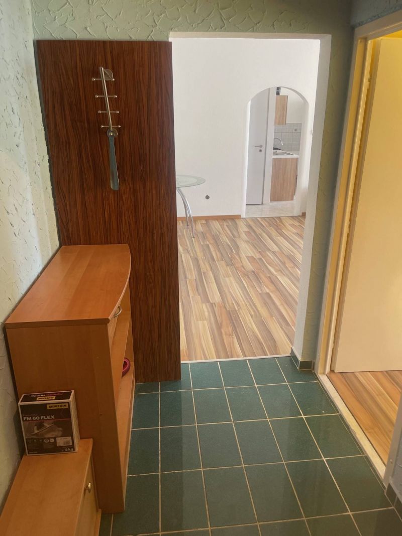 FOX - PRENÁJOM * 2 izbový byt * Na hlinách * loggia - 4