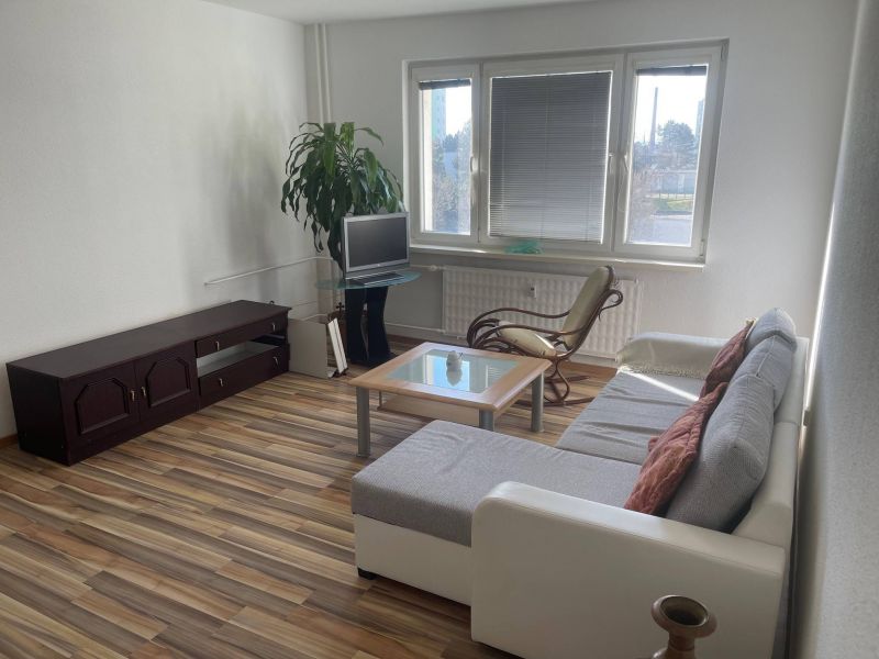 FOX - PRENÁJOM * 2 izbový byt * Na hlinách * loggia - 6