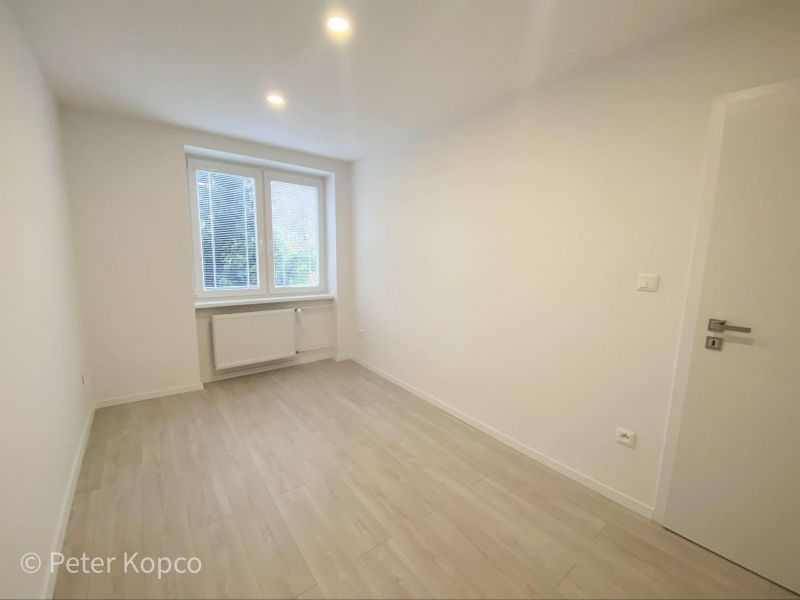 FOX * 4 izbový byt * Hospodárska * kompletná nová rekonštrukcia * balkón - 5