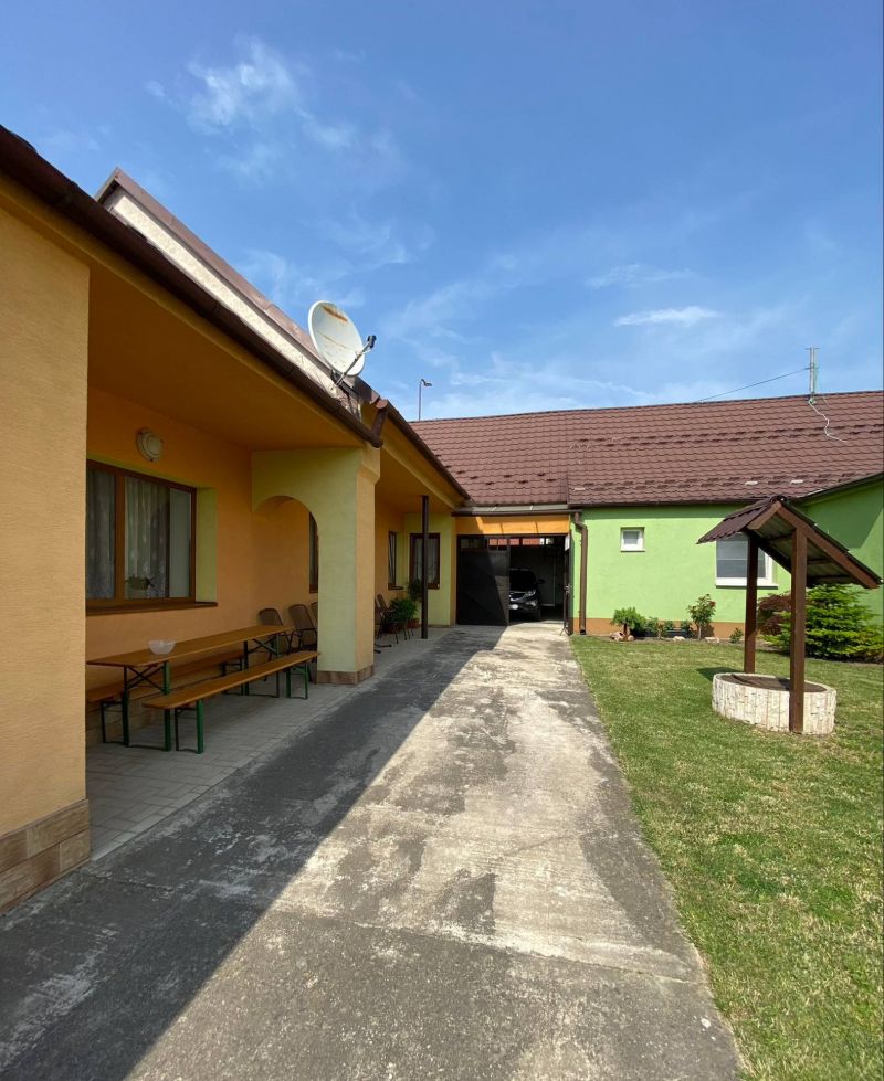 FOX - * zrekonštruovaný rodinný dom * Trstín * pozemok o výmere 917 m2 - 15