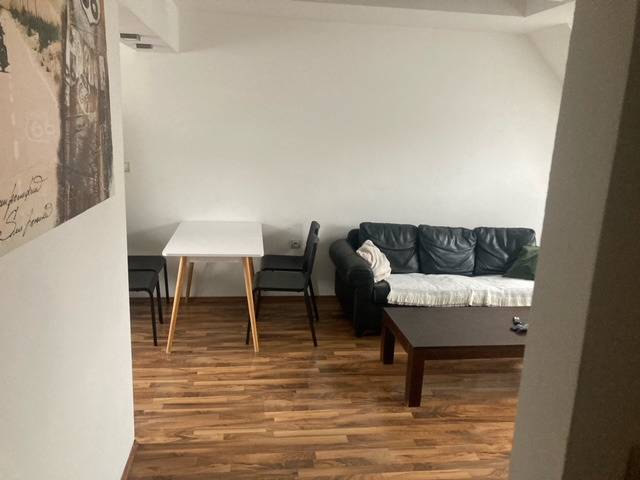 FOX - PRENÁJOM * 3 izbový byt * Vajanského ulica * centrum mesta * - 2