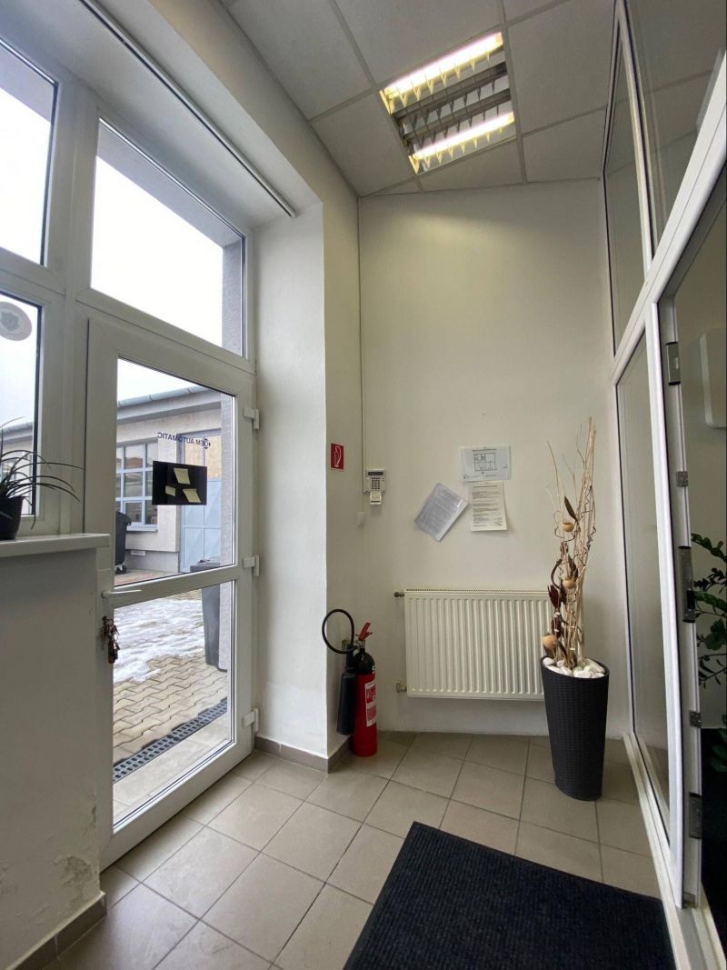 FOX - Prenájom viacúčelovej budovy s parkovaním – Trnava - 1