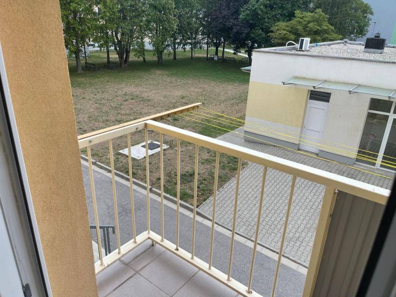 FOX - EXKLUZÍVNE * 1 izbový byt * Jaslovské Bohunice * veľká výmera * balkón - 8