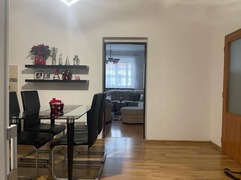 FOX - * zrekonštruovaný rodinný dom * Trstín * pozemok o výmere 917 m2 - 5
