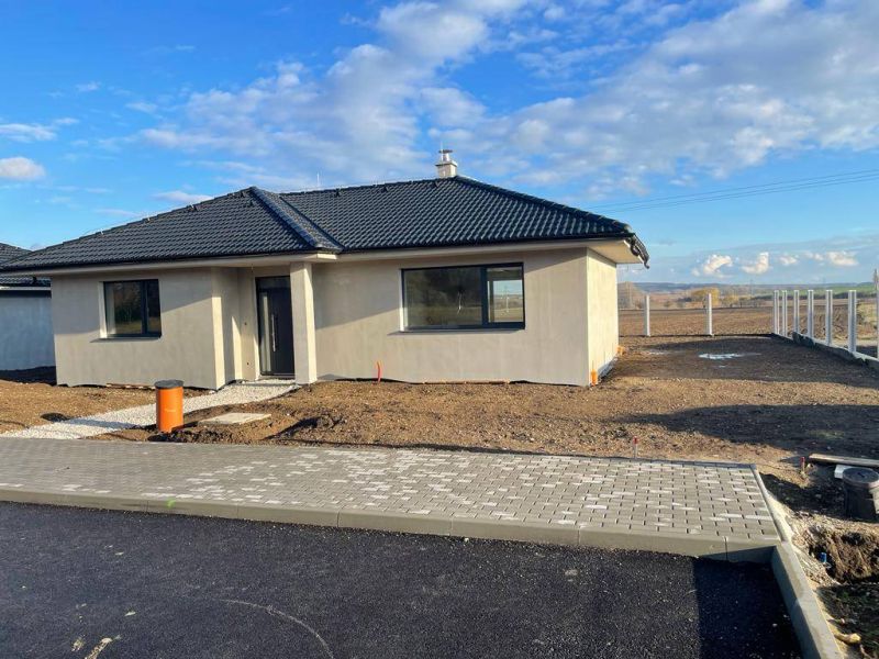 FOX - NOVOSTAVBY RD s exkluzívnym výhľadom * Smolenice * rezidenčná lokalita * pozemok 524 m2 - 4