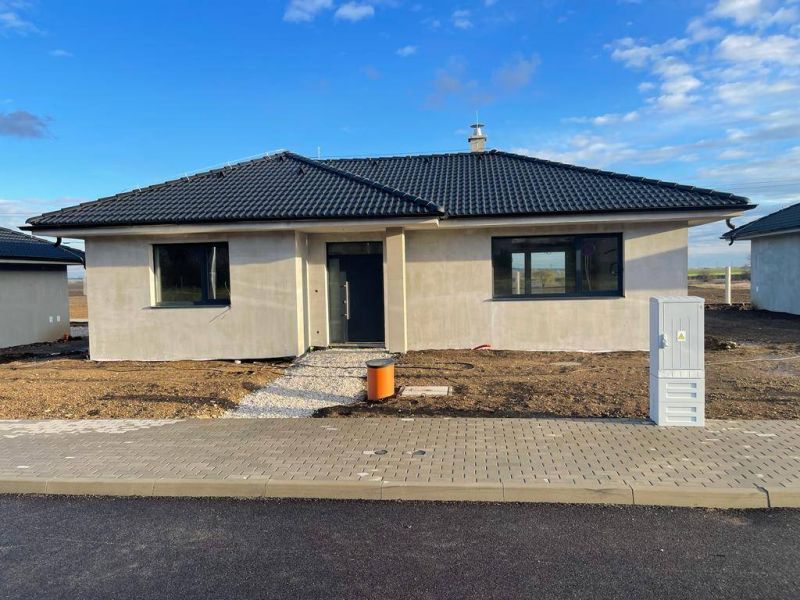 FOX - NOVOSTAVBY RD s exkluzívnym výhľadom * Smolenice * rezidenčná lokalita * pozemok 524 m2 - 5