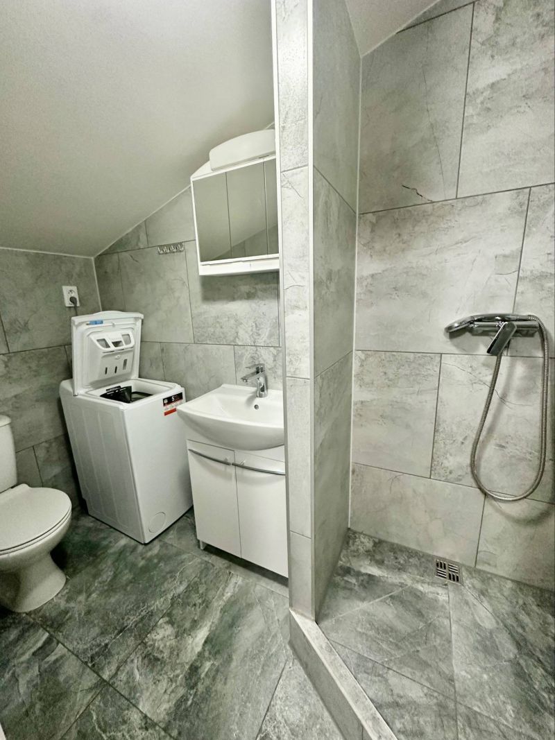 FOX * Ponúkame na prenájom kompletne zariadený 1 izbový byt s TV internetom a energiami * Zelenečská ulica - 4