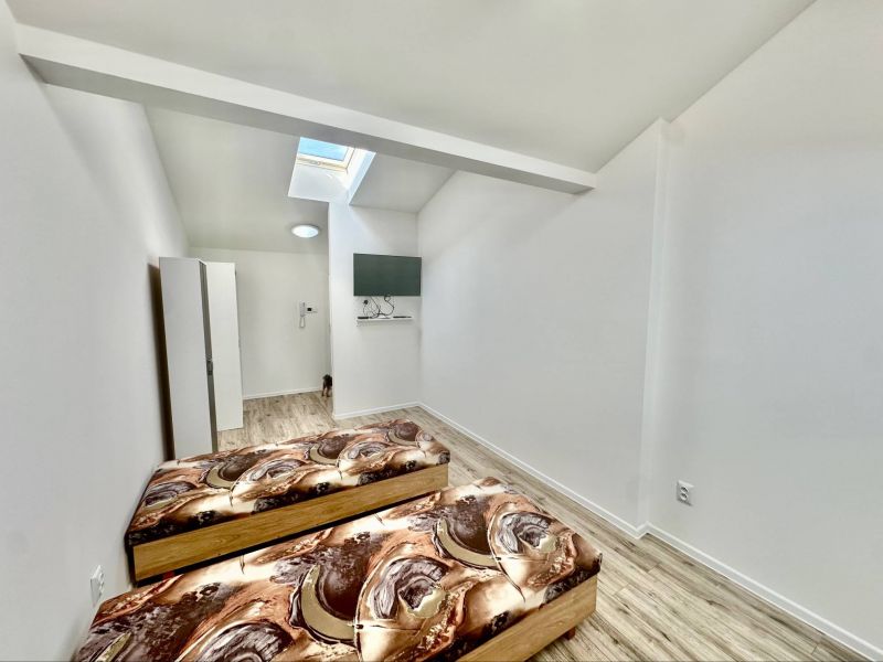 FOX * Ponúkame na prenájom kompletne zariadený 1 izbový byt s TV internetom a energiami * Zelenečská ulica - 2