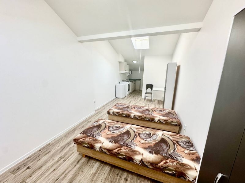 FOX * Ponúkame na prenájom kompletne zariadený 1 izbový byt s TV internetom a energiami * Zelenečská ulica - 3