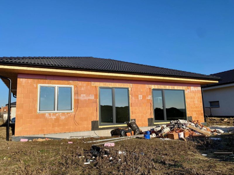 FOX * 4 izbový rodinný dom typ / Bungalov / v štádiu HOLODOM * pozemok 570 m2 * Šúrovce - 4