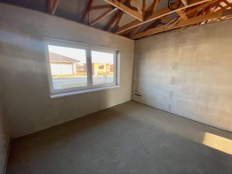 FOX * 4 izbový rodinný dom typ / Bungalov / v štádiu HOLODOM * pozemok 570 m2 * Šúrovce - 10