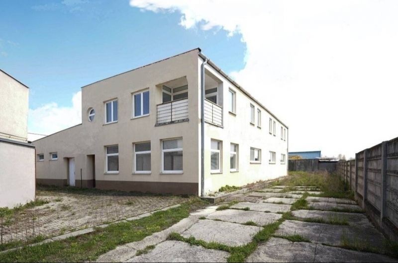 FOX - Priemyselná budova s variabilným komerčným využitím v meste Pezinok - 1