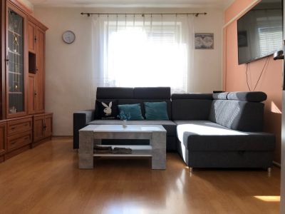 FOX - REZERVOVANÉ * 3 izbový rodinný dom so samostatnou bytovou jednotkou na pozemku * Šelpice * veľký pozemok s rozlohou 1079 m2 - 1