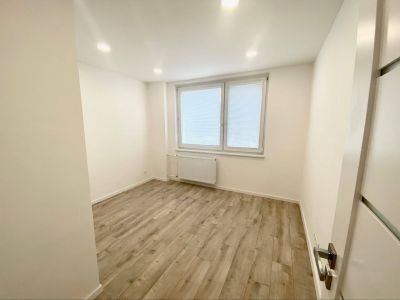 FOX - EXKLUZÍVNE * Na predaj luxusne zrekonštruovaný 3 izbový byt * Hospodárska * balkón - 9