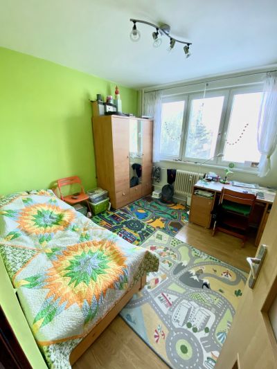 FOX * REZERVOVANÉ * Klimatizovaný 3 izbový byt 72 m2 po rekonštrukcii s loggiou * Zelenečská ulica - 9