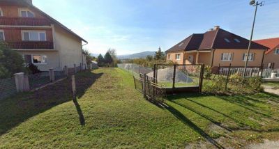 FOX - TRSTÍN - Predaj priestranného pozemku 1714m2 na stavbu rodinného domu