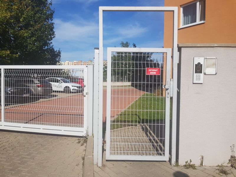 FOX - REZERVOVANÉ * NOVOSTAVBA * 3 izbový byt * vlastné parkovacie miesta v cene * zariadený * klimatizácia - 24