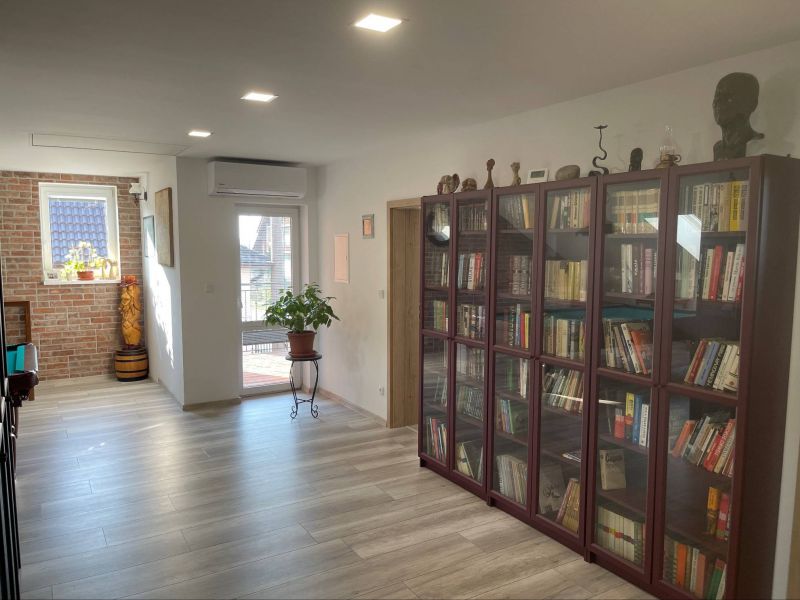 FOX - Rodinný dom s potenciálom viacgeneračného bývania v Trstíne - 12